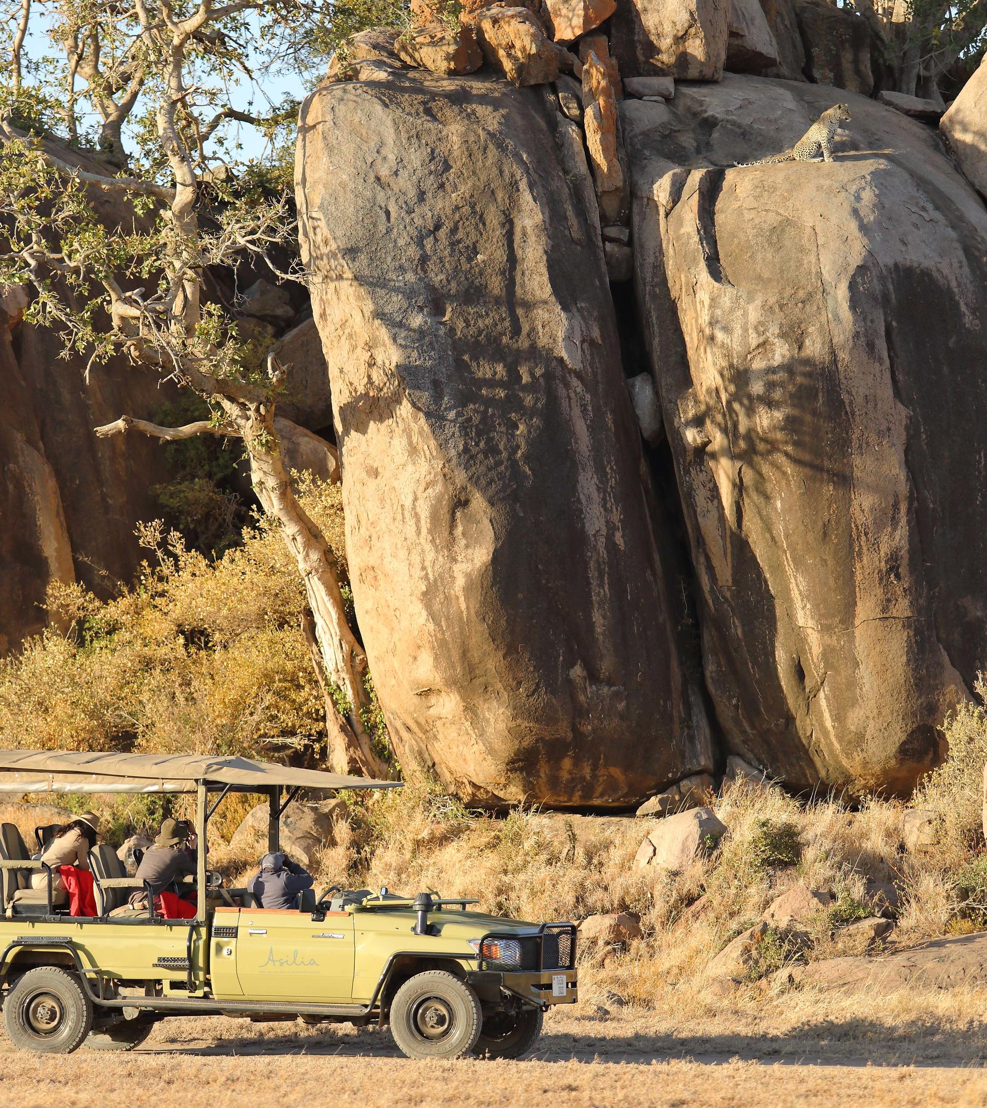 Namiri Plains Retreat thumbnail 9